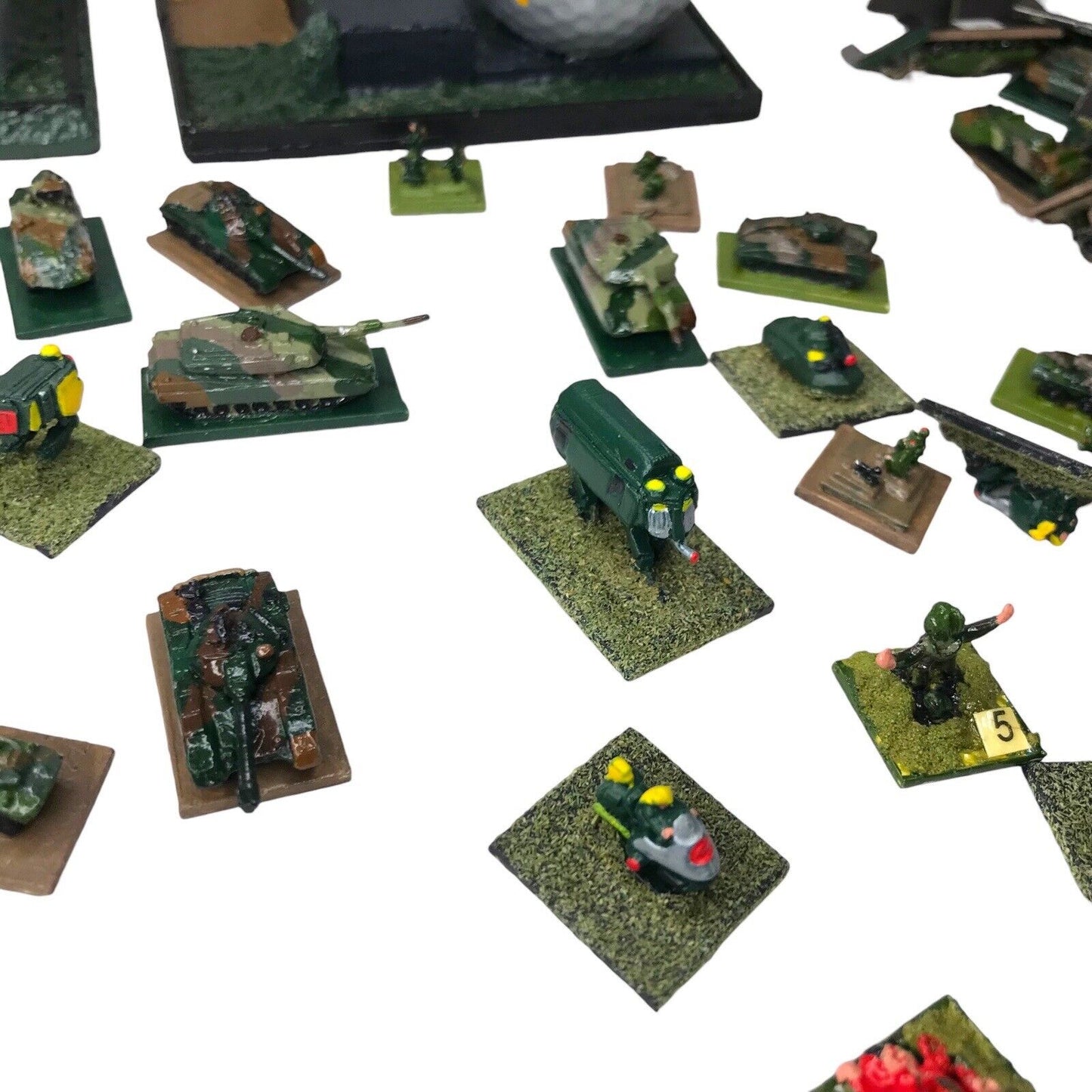 Massive Bundle of Tabletop War & Sci-Fi Gaming Models - Tanks Soldiers Alien